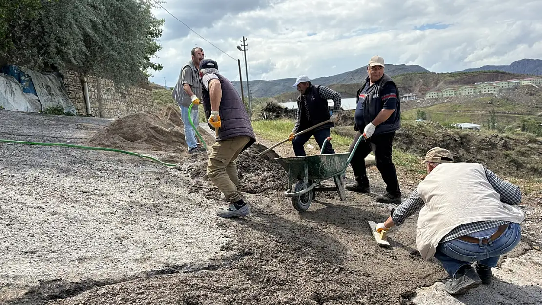 Sel Felaketinin Yaşandığı İlçe Merkezinde Yol Bakım Ve Onarım Çalışması Gerçekleştirildi