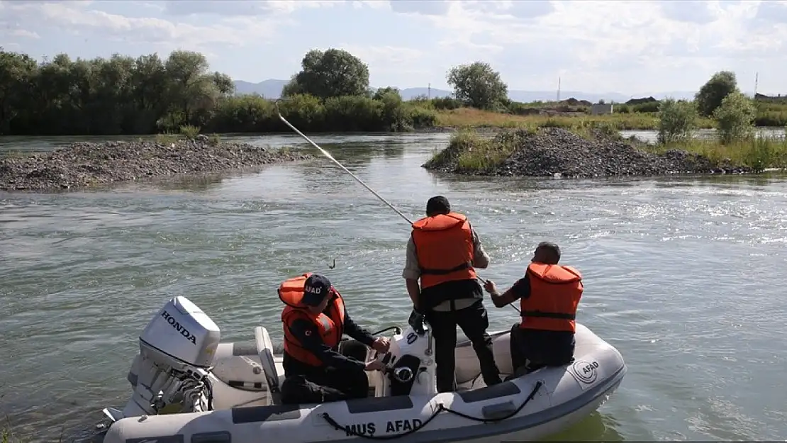 Serinlemek için Murat Nehri'ne giren öğrencinin cansız bedeni bulundu