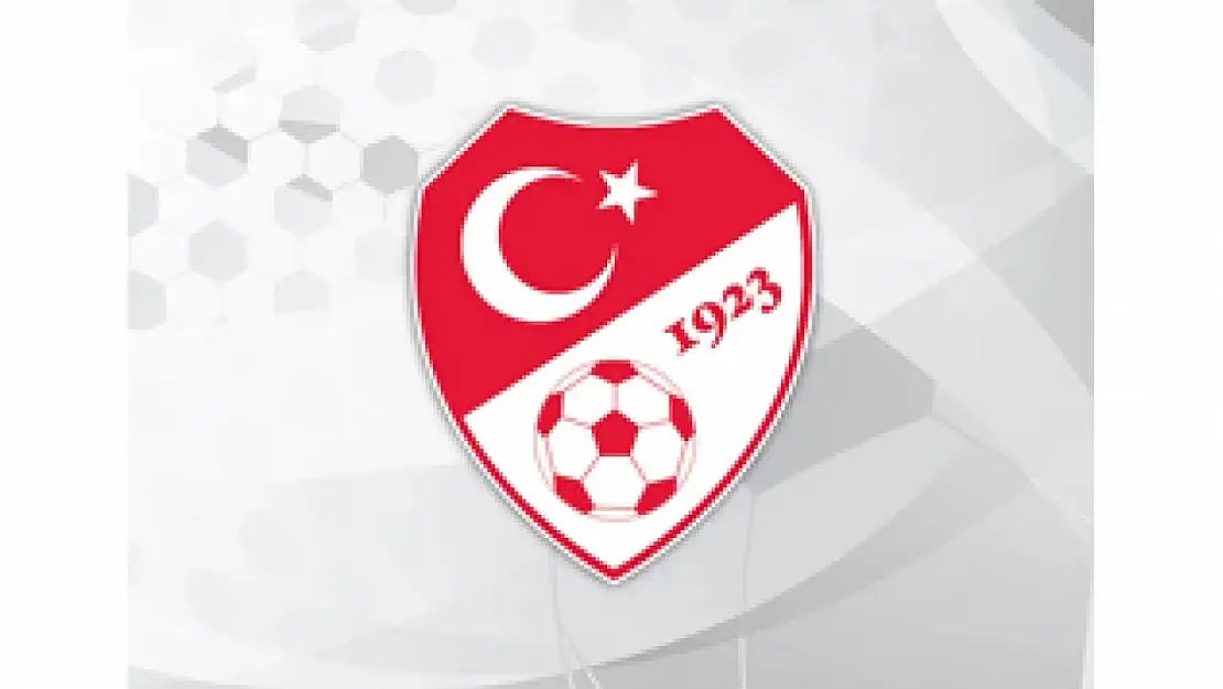 Süper Lig kulüpleri, A Takım Listesi'ne en fazla 14 yabancı futbolcu yazabilecek.