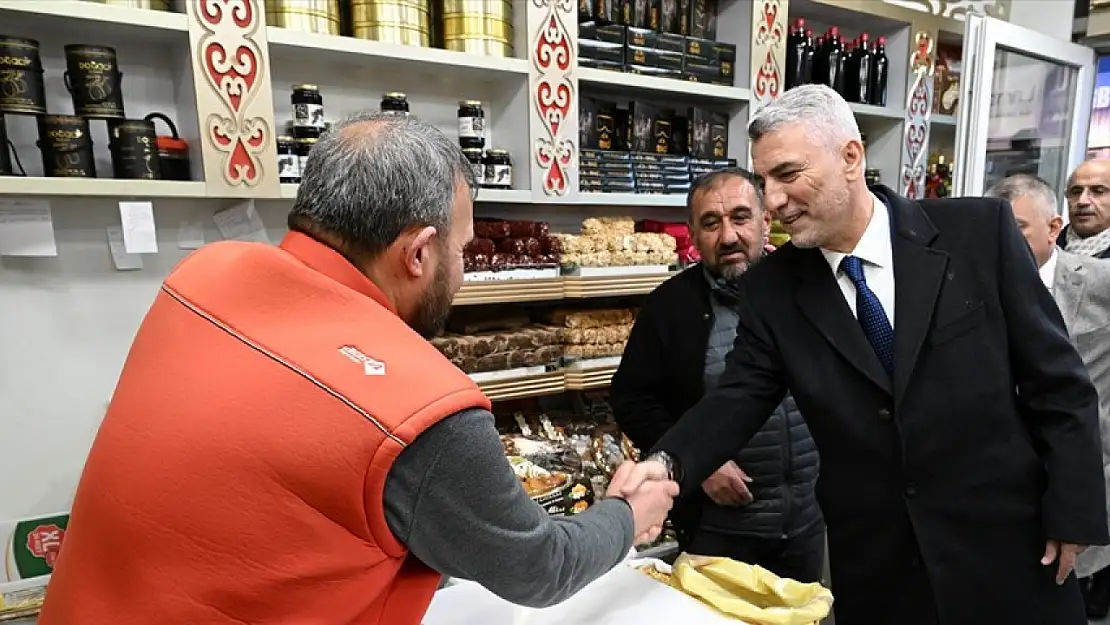 Ticaret Bakanı Ömer Bolat, Malatya'da depremzede esnaf ve vatandaşları ziyaret etti