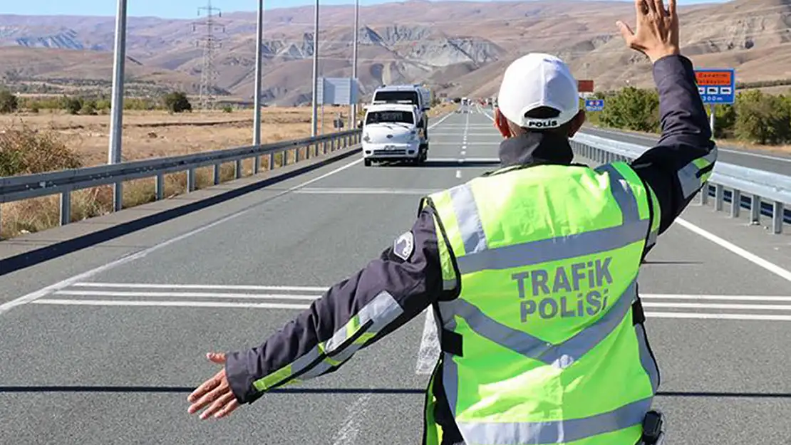 Trafik denetimlerinde 567 bin sürücüye işlem yapıldı