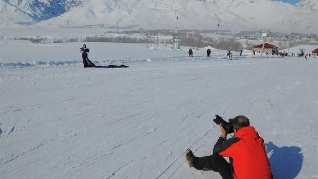 Tunceli'de Terörden Temizlenen Munzur Dağları'nda Moda Çekimi Yapıldı