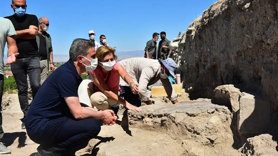 Vali Baruş Arslantepe Yeni Kazı Alanında İncelemelerde Bulundu