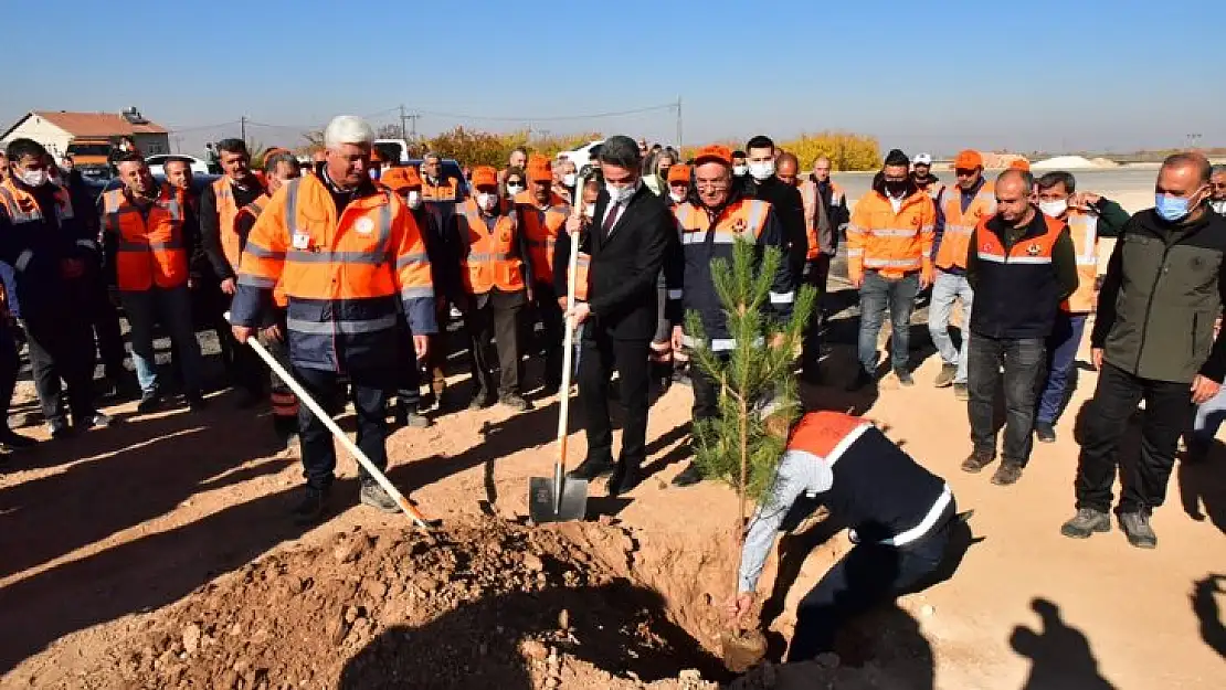 Vali Baruş Karayolları Bölge Müdürlüğü Fidan Dikim Etkinliğine Katıldı