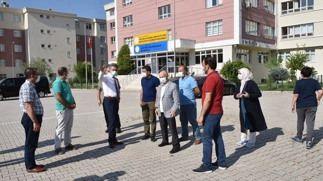 Vali Baruş spor alanı eksik okullarda inceleme yaptı