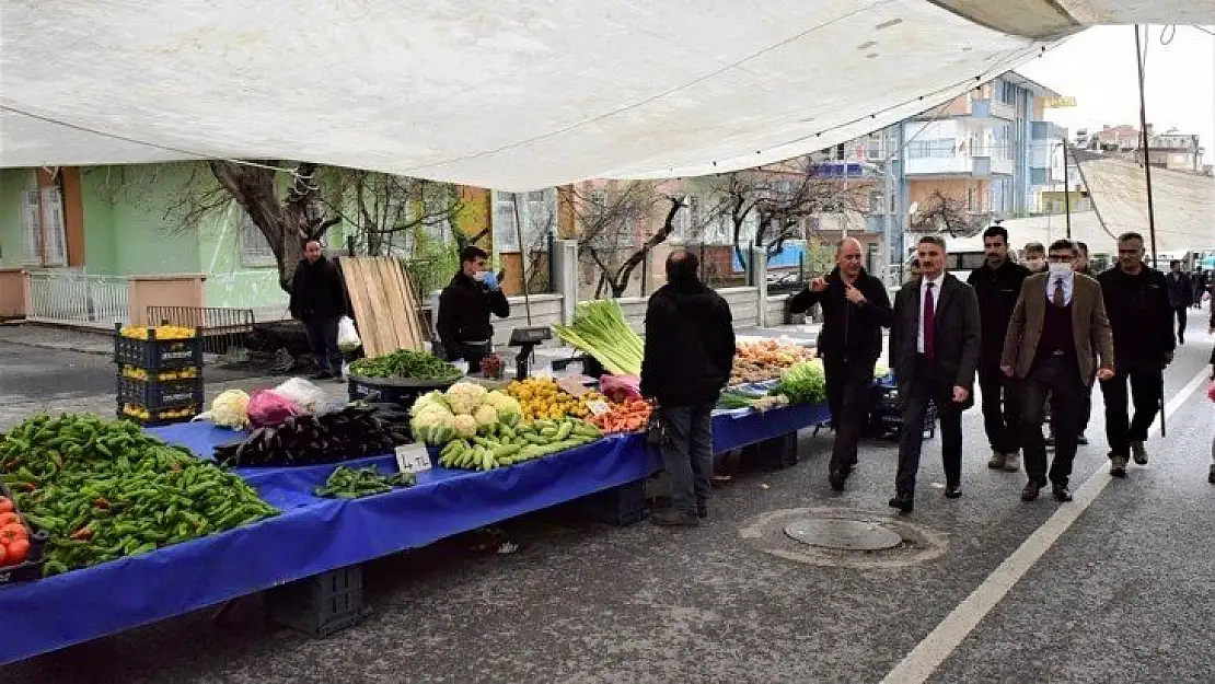 Vali Baruş, Zaviye Mahallesinde kurulan Çarşamba pazarında incelemelerde bulundu