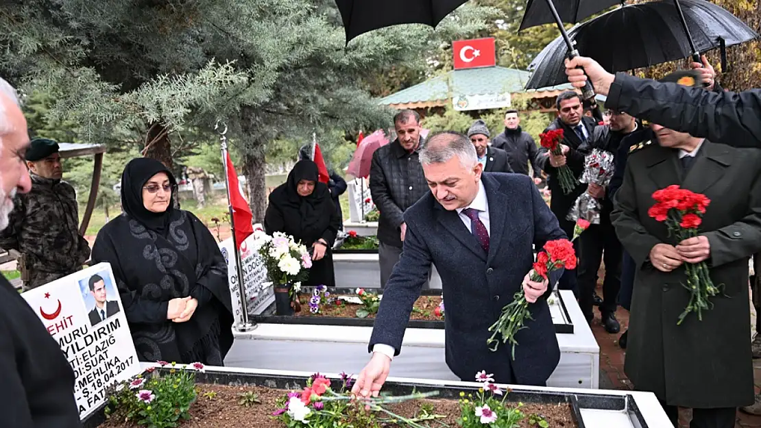 Vali Ersin Yazıcı 18 Mart Çanakkale ZaferiAnma Programına Katıldı