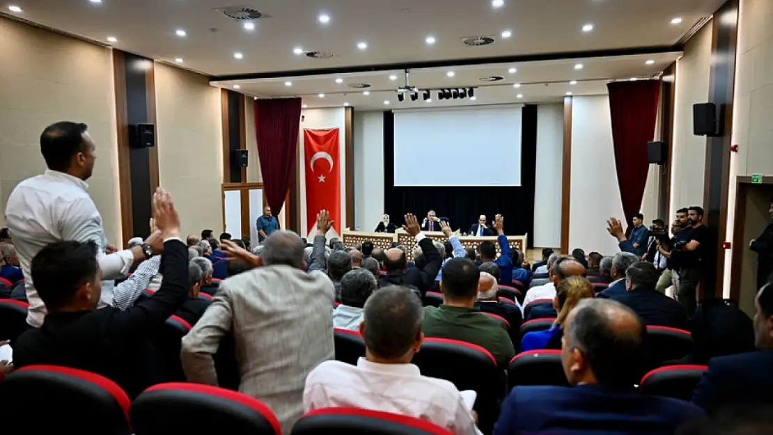 Vali Ersin Yazıcı Başkanlığında Yeşilyurt Muhtarlar Toplantısı Gerçekleştirildi