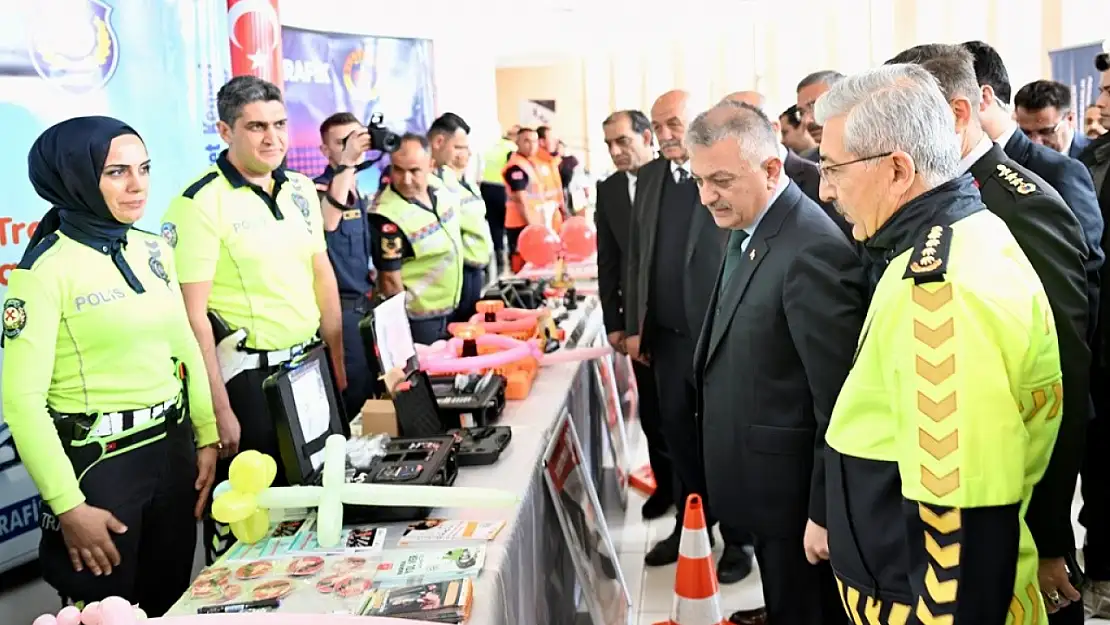 Vali Ersin Yazıcı Karayolu Trafik Haftası Etkinlikleri Programına Katıldı