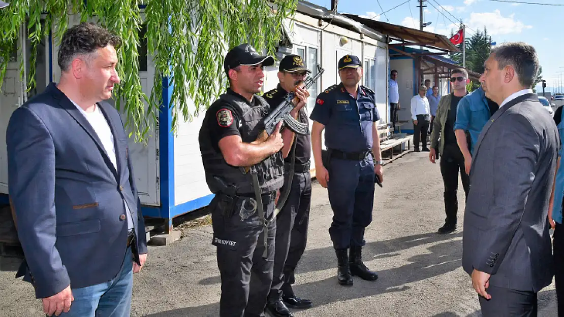 Vali Şahin'den bayram ziyaretleri