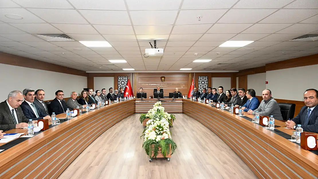 Vali Seddar Yavuz Başkanlığında Kış Tedbirleri Toplantısı Gerçekleştirildi