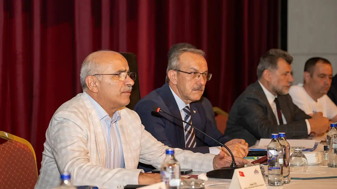 Vali Seddar Yavuz Başkanlığında Battalgazi Kırsal Mahalle Muhtarlar Toplantısı Gerçekleştirildi