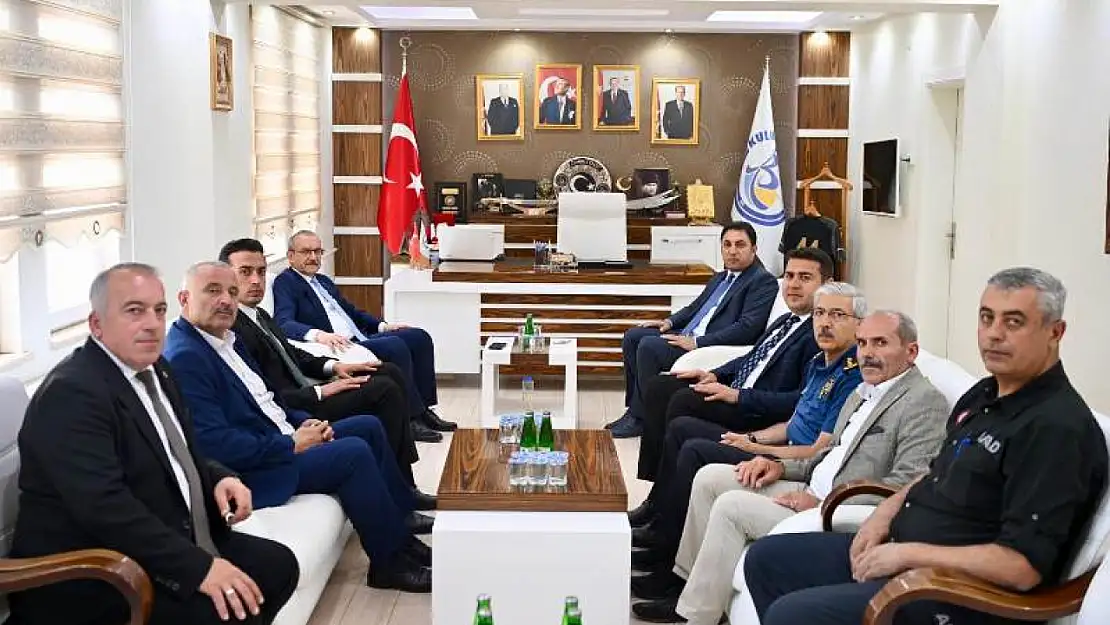 Vali Seddar Yavuz Kuluncak İlçesinde İncelemelerde Bulundu