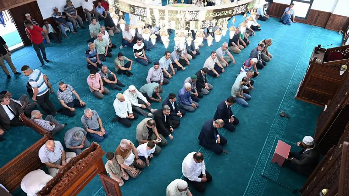 Vali Yavuz Yeşiltepe Eski Camii'nin Açılış Programına Katıldı