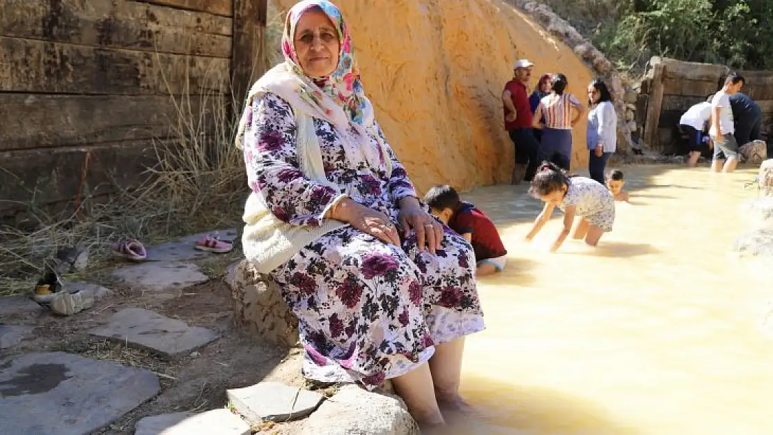 Vatandaşlar, Hafta Sonu İspendere İçmeleri'ne Akın Etti