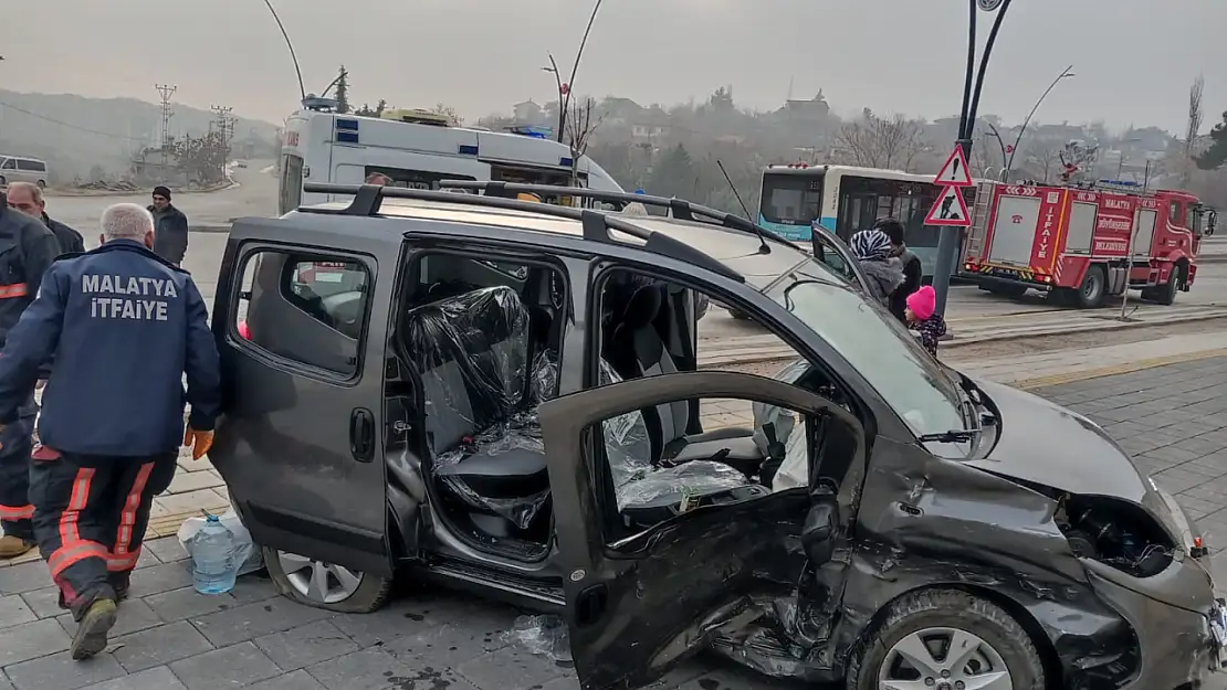 Yaralanmalı Maddi Hasarlı Trafik KazasI