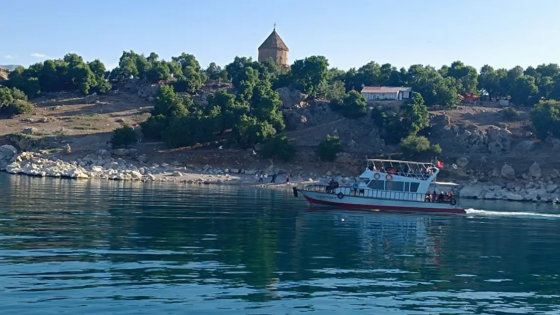 Yatlar ve teknelere ÖTV oranı yüzde 8'e çıkarıldı
