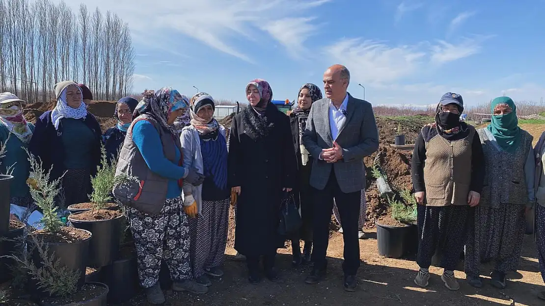 Yeniden Refah Partisi Yeşilyurt Belediye Başkan Adayı Murat Aslan, 'Kadınlar Bir Gün Değil, Hergün Baş Tacı Yapılmalı '