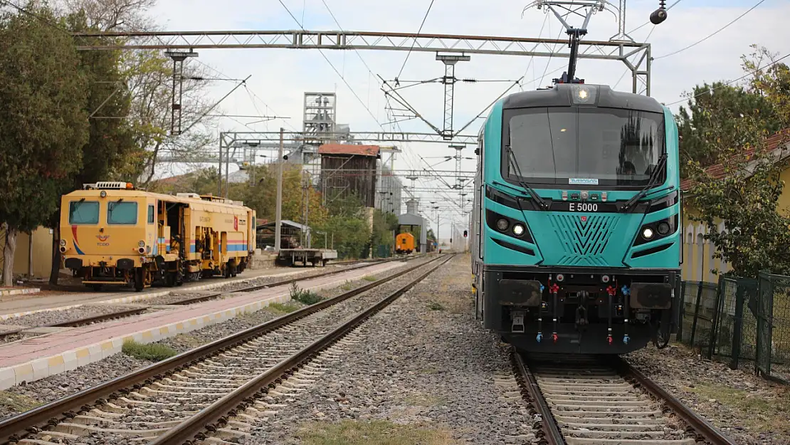 Yerli Lokomotif Eskişehir-5000'in Testleri Başarıyla Devam Ediyor