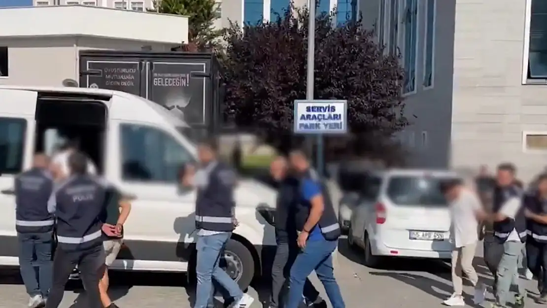 Yerlikaya: Nitelikli dolandırıcılık şebekelerine yönelik operasyonlarda 102 kişi tutuklandı