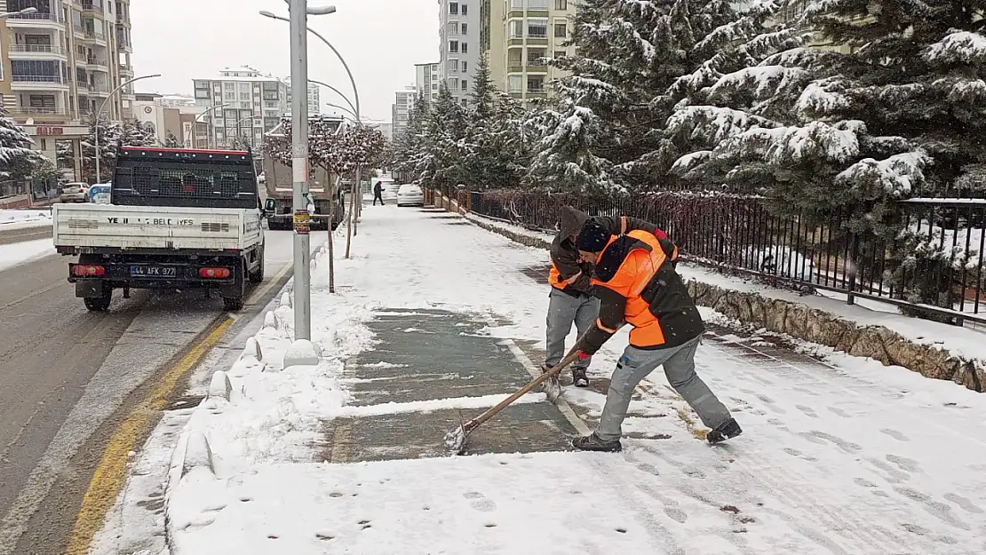 Yeşilyurt Belediyesi'nden Karla Kesintisiz Mücadele!