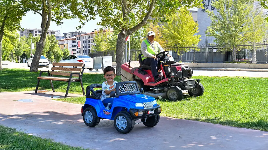 Yeşilyurt Belediyesi'nden Park ve Yeşil Alanlara Kapsamlı Dokunuş