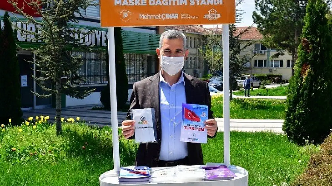 Yeşilyurt Belediyesi, Üç Ayrı Noktaya Maske Dağıtım Standı Kurdu