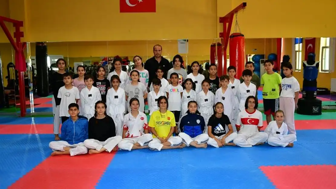 Yeşilyurt Belediyespor Kulübü TaekwondoTakımının sporcuları hedef büyüttü