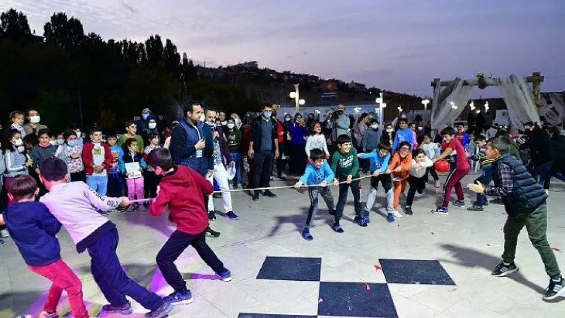 Yeşilyurt Çocuk Şenliğinde Keyifli Anlar Yaşadılar