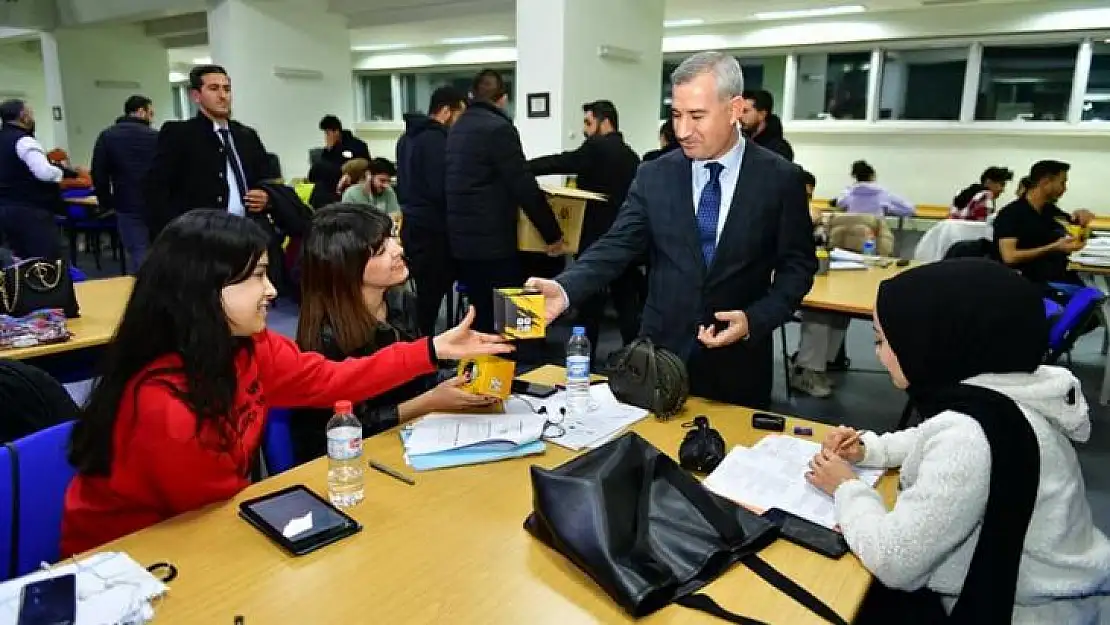Yeşilyurt Kent Konseyi Geliştirdiği Projelerle Üniversite Öğrencilerinin Yanında Yer Alıyor