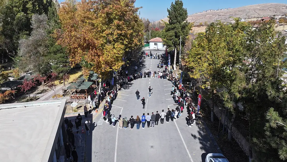 Yeşilyurt Kent Konseyi 'Genç Kültür' Projesiyle Horata'da Doğa Yürüyüşü Düzenledi