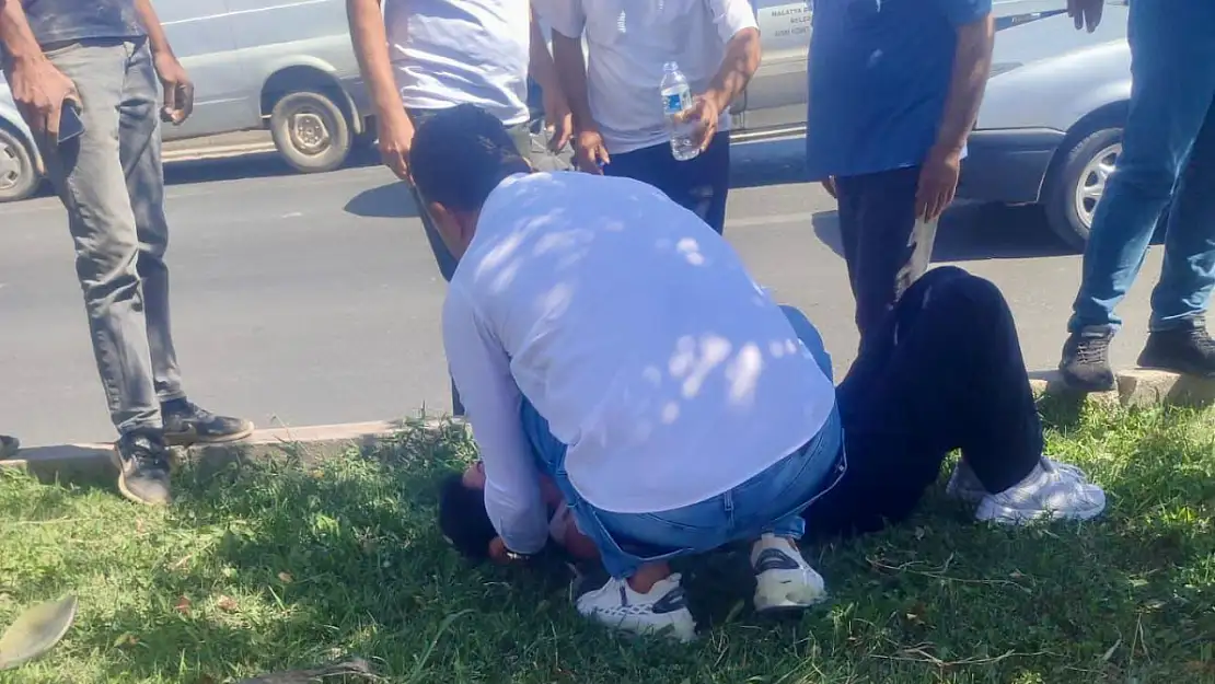 Yeşilyurt'ta Kontrolden Çıkan Araç Devrildi: 1 Yaralı