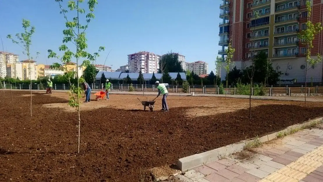 Yeşilyurt'ta ki Parklar Ve Yeşil Alanlar Güzel Günlere Hazırlanıyor