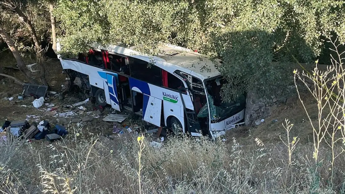 Yozgat'ta şarampole düşen yolcu otobüsündeki 12 kişi öldü, 19 kişi yaralandı