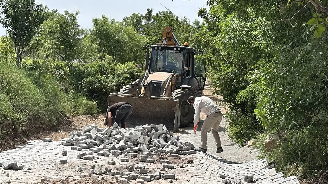Yukarı Çörenge Mahallesi'nde Kilitli Parke Taşı Çalışması