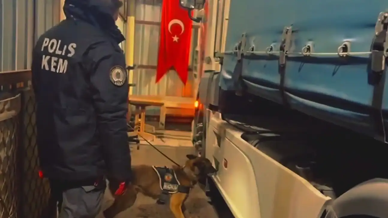 2 ilde uyuşturucu operasyonları: 447kilo madde ele geçirildi