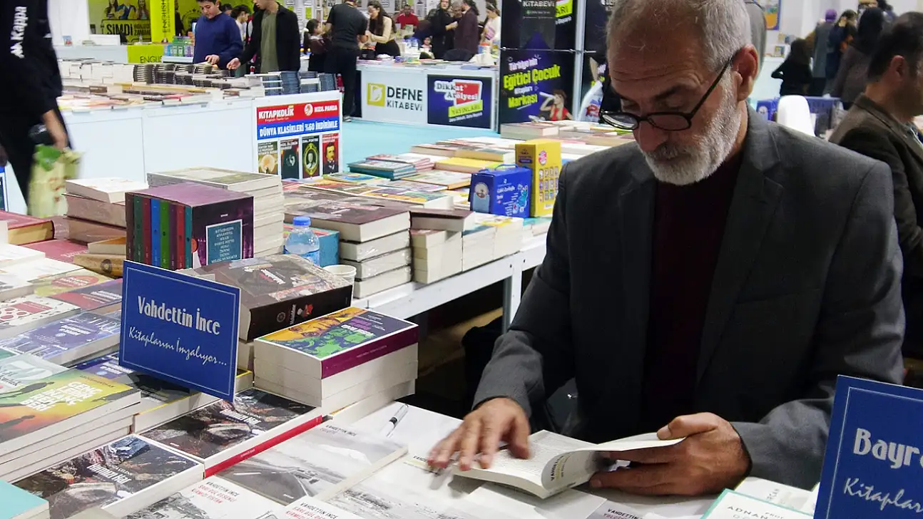 'Araştırmacı Yazar Vahdettin İnce: 'İslam Medeniyeti Dilden İnşa Edilir''