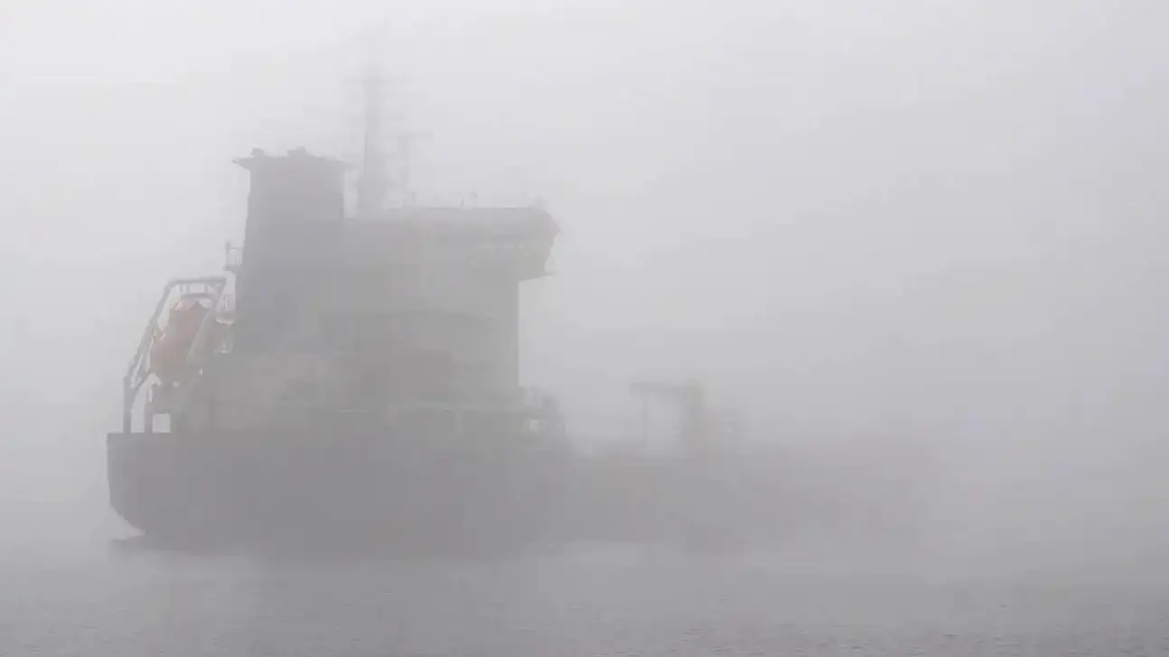 Çanakkale Boğazı yoğun sis nedeniyle trafiğe kapatıldı