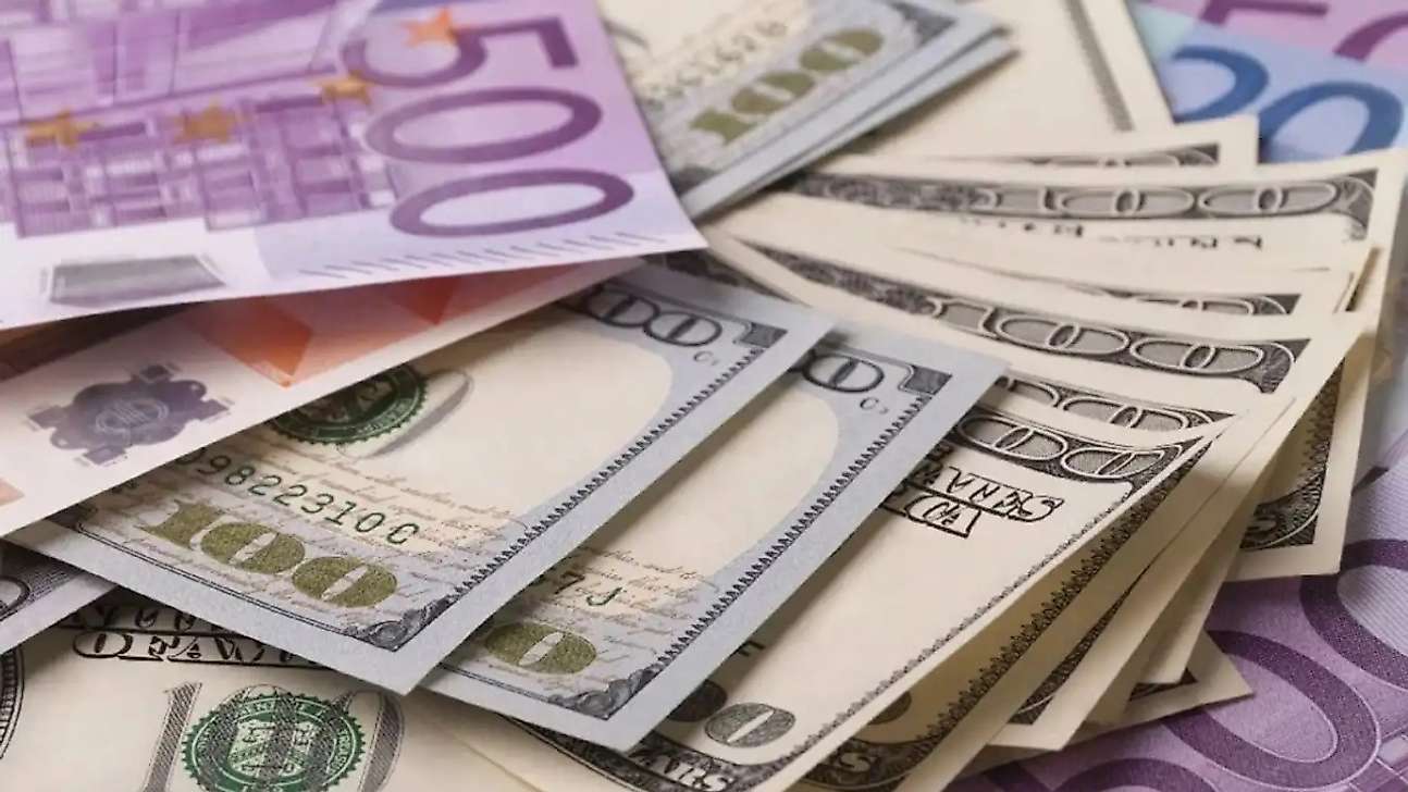 Döviz Piyasasında Günün Tablosu: Dolar 49,20 TL'yi Aştı