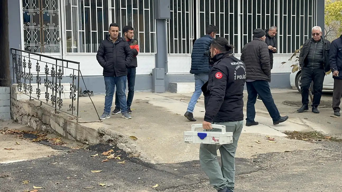 Malatya'da 13 Yaşındaki Çocuk ve 86 Yaşındaki Yaşlı Adam Evlerinde Ölü Bulundu