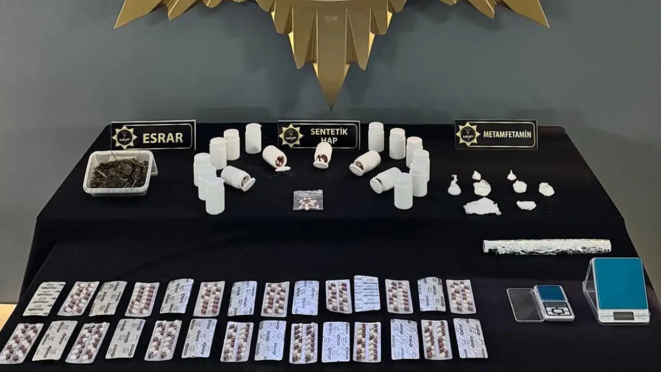 Sokak Satıcılarına Darbe: Uyuşturucu ve Hassas Teraziler Yakalandı