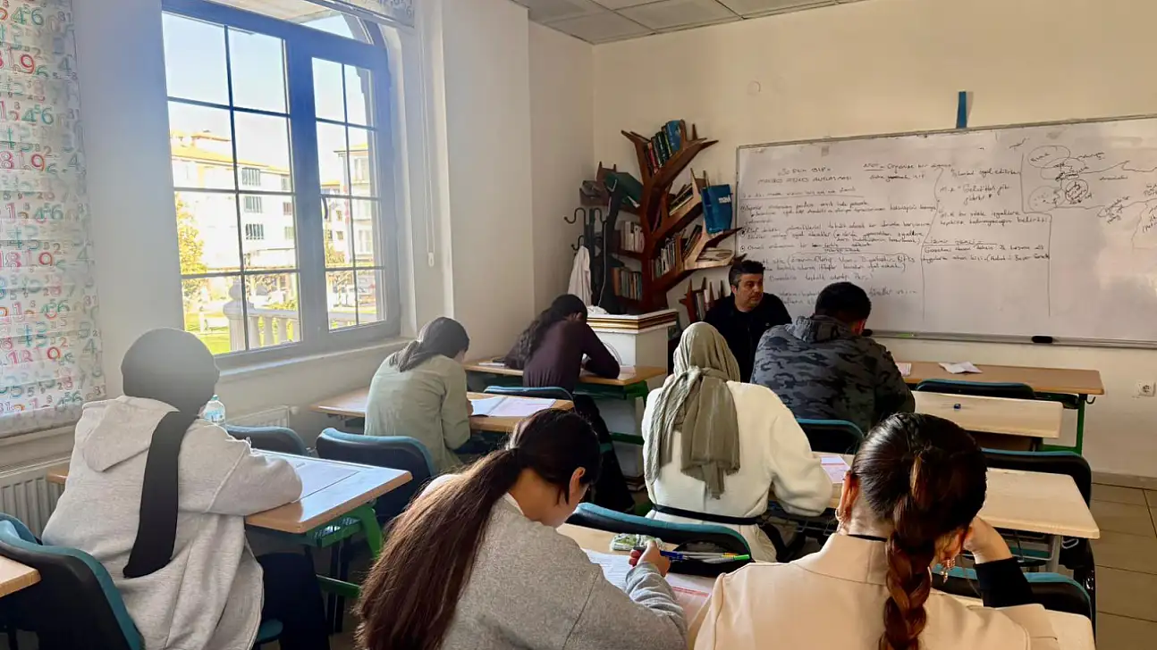 Yeşilyurt Belediyesi Öğrenciler İçin Deneme Sınavı Düzenledi