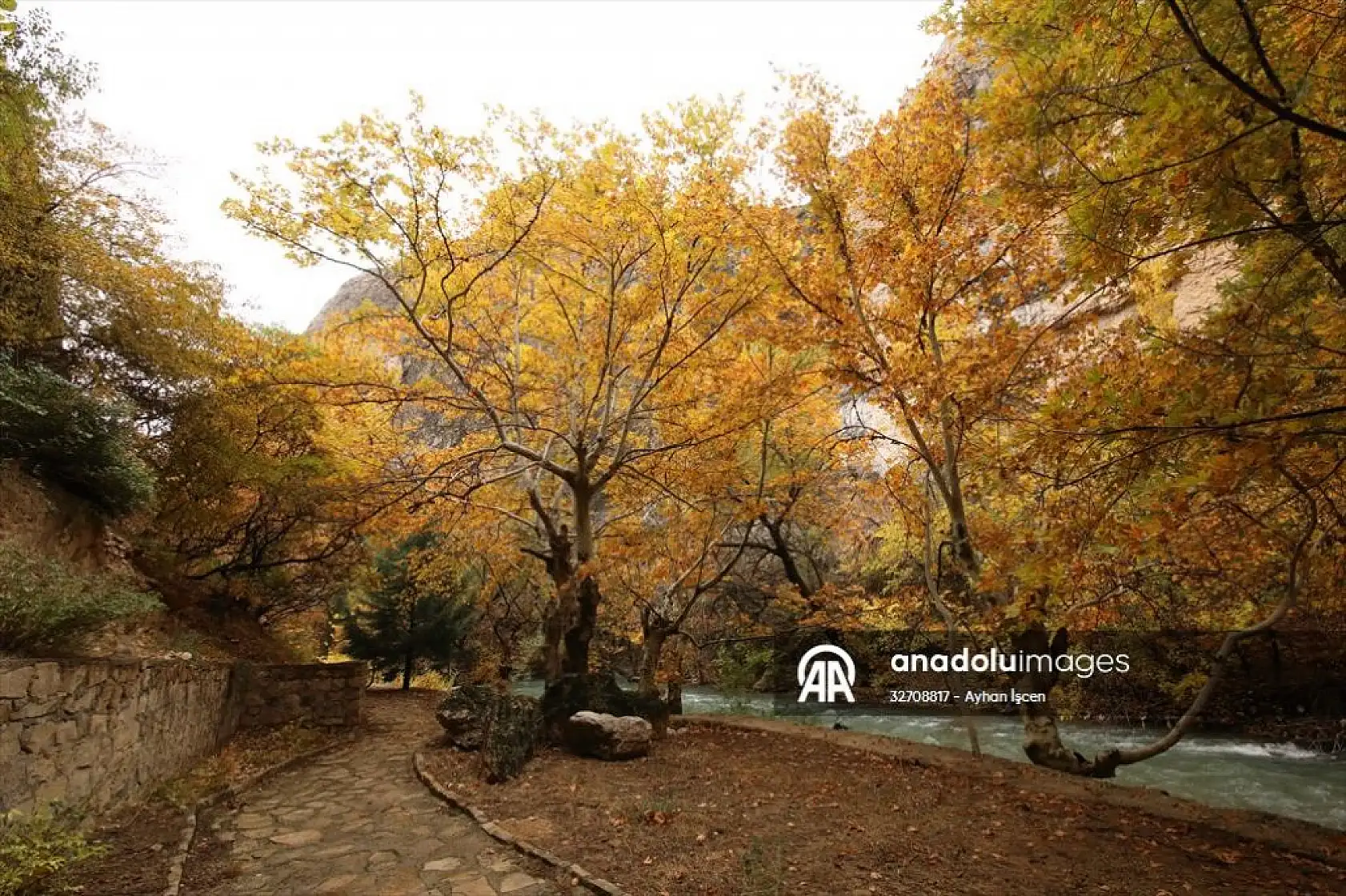 Tohma Kanyonu sonbahar renklerine büründü