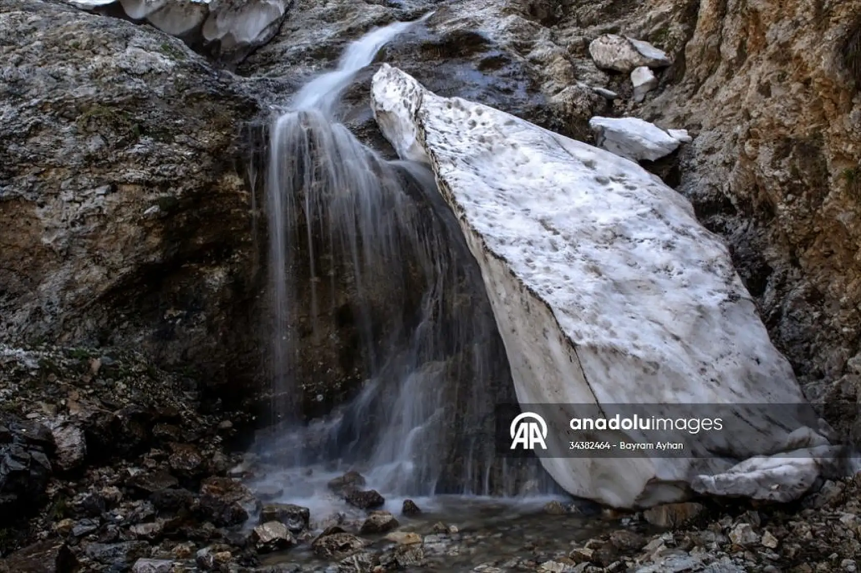 Porga Vadisi doğa tutkunları ve fotoğrafçıların ilgisini çekiyor