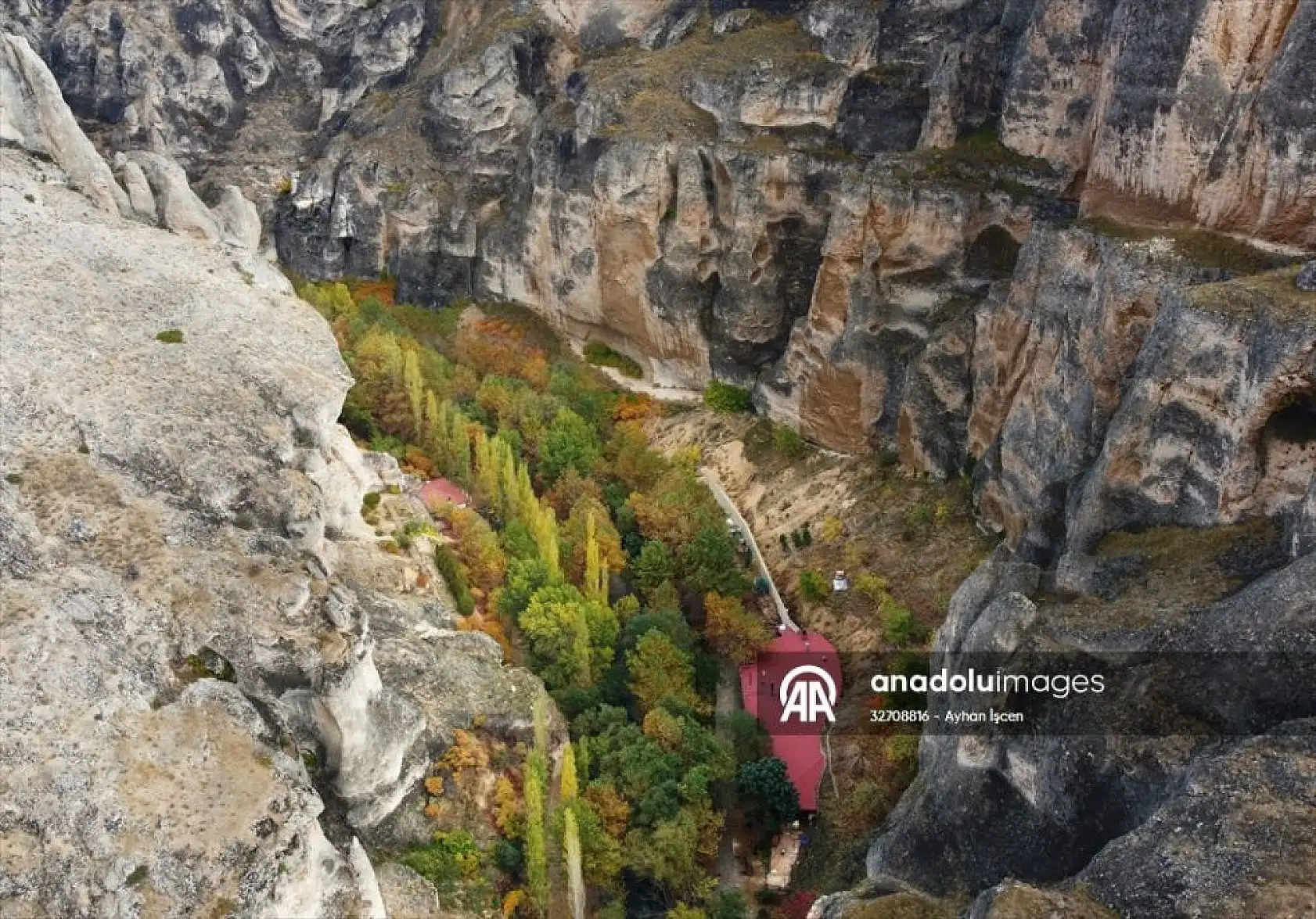 Tohma Kanyonu sonbahar renklerine büründü