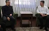 CHP Genel Başkanı Özgür Özel, ev hapsindeki Tutdere'yi ziyaret etti: 'Ayağından eve kelepçelenmesi tam bir akıl tutulması'