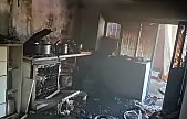 Evde çıkan yangında mutfak küle döndü