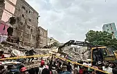 Pakistan'da bina çökmesi: 27 ölü