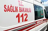 Yolcu otobüsü tıra çarptı: 9 yaralı