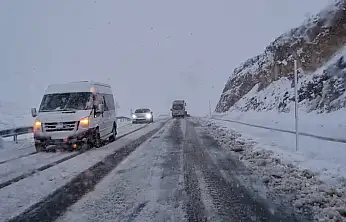 2 Bin Rakımlı Kubbe Dağı Yolunda Karla Mücadele Sürüyor